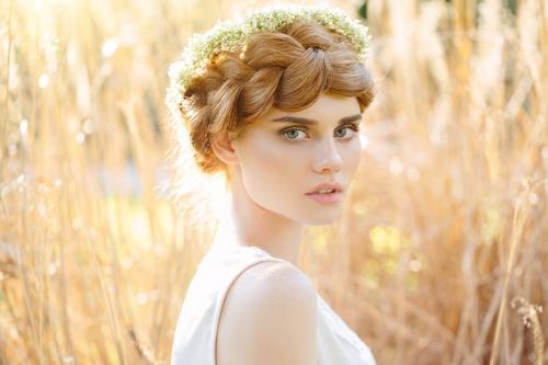 Какие советы по созданию косички по кругу подходят для разных типов волос. Кому подходит такое плетение