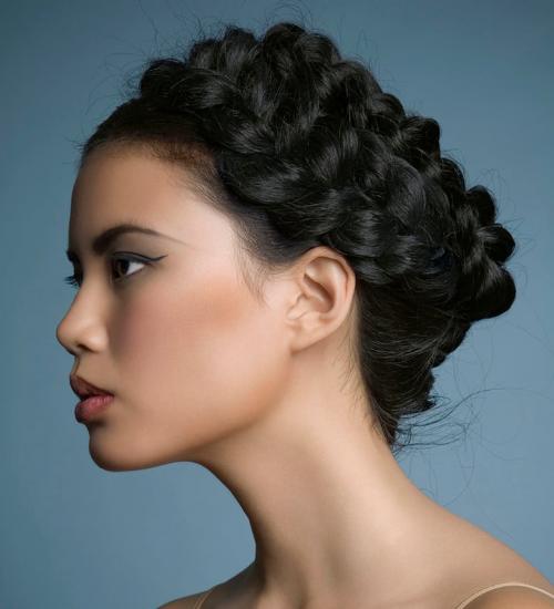 Какие советы по созданию косички по кругу подходят для разных типов волос. Кому подходит такое плетение