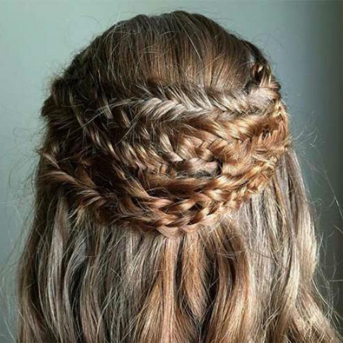Стильная косичка по кругу: красивая причёска для девочек 16