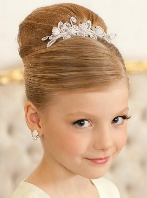 Детские простые прически для девочек 2022. Простые прически в школу 37