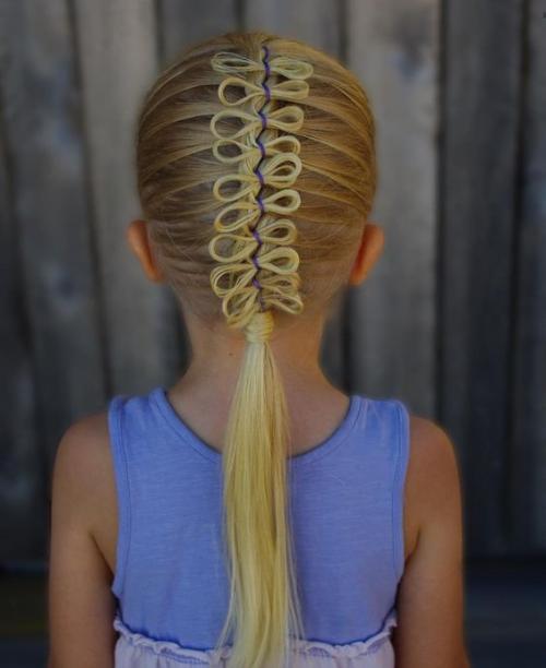 Детские простые прически для девочек 2022. Простые прически в школу 06