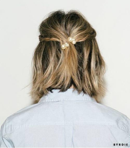 Прически в школу на короткие волосы за 5 минут. Прически для подростков в школу на короткие волосы самой себе с пошаговыми фото