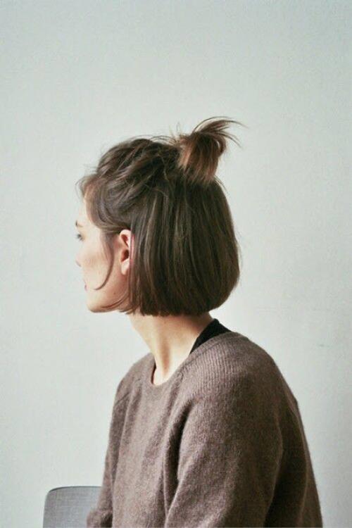 Прически в школу на короткие волосы за 5 минут. Прически для подростков в школу на короткие волосы самой себе с пошаговыми фото