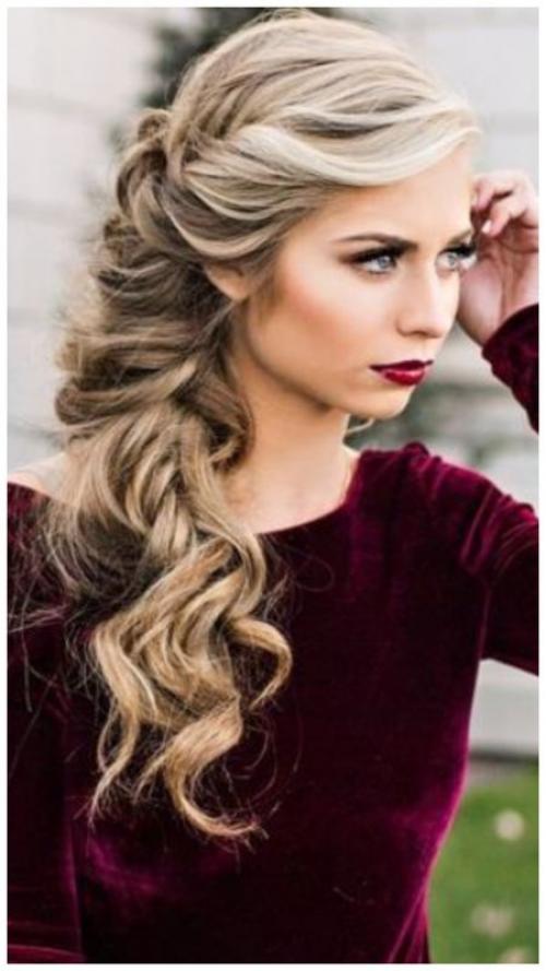 Могу ли я сделать вечернюю прическу на бок самостоятельно дома. Прически на одну сторону: праздничные и повседневные идеи для женщин разного возраста