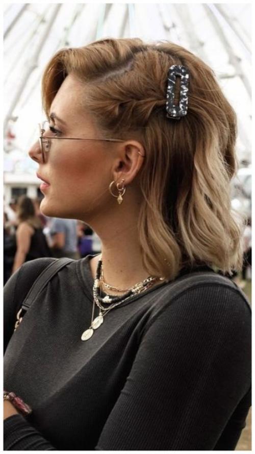 Могу ли я сделать вечернюю прическу на бок самостоятельно дома. Прически на одну сторону: праздничные и повседневные идеи для женщин разного возраста