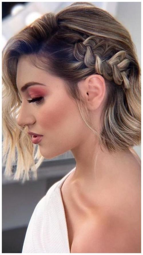 Могу ли я сделать вечернюю прическу на бок самостоятельно дома. Прически на одну сторону: праздничные и повседневные идеи для женщин разного возраста