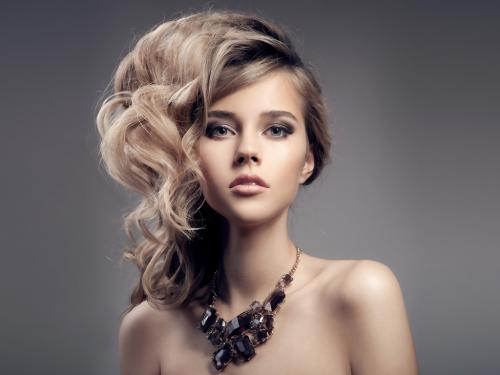 Причёски на Бок для 1 Сентября: Легко и Элегантно 28 Причёски на Бок для 1 Сентября: Легко и Элегантно 28