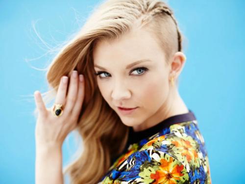 Причёски на Бок для 1 Сентября: Легко и Элегантно 31 Причёски на Бок для 1 Сентября: Легко и Элегантно 31