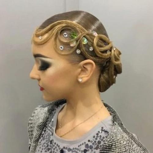 Прически для девочек на бальные танцы. Прически для тех, кто занимается бальными танцами 07