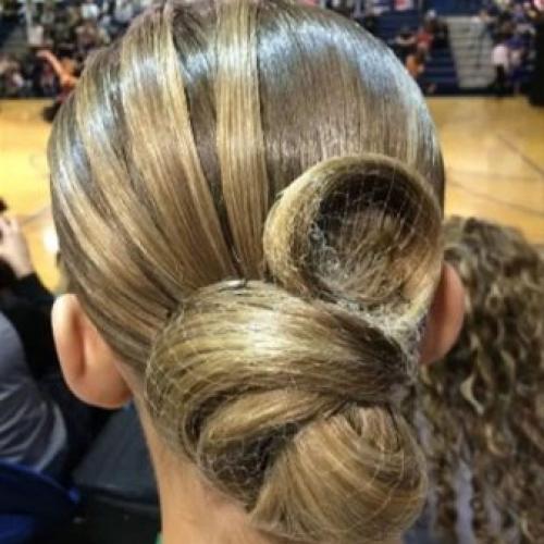 Прически для девочек на бальные танцы. Прически для тех, кто занимается бальными танцами 08