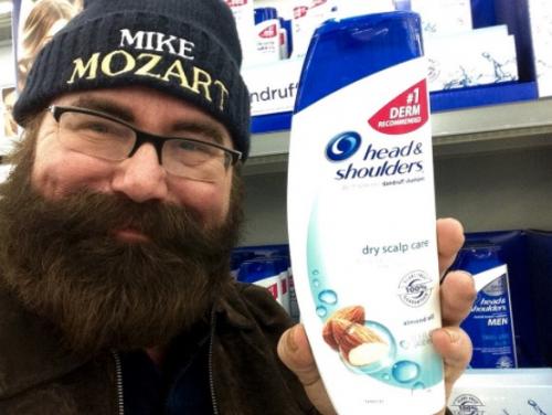 Как отличить сухую кожу головы от обычной перхоти. Отличие сухой кожи головы от перхоти