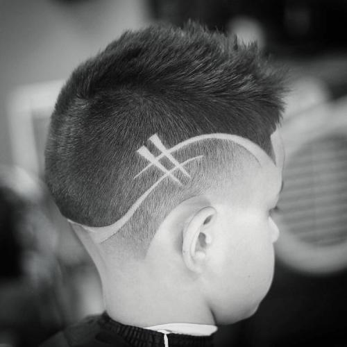 Стрижка с полоской сбоку детская. Идеи причесок с рисунками на голове для мальчиков