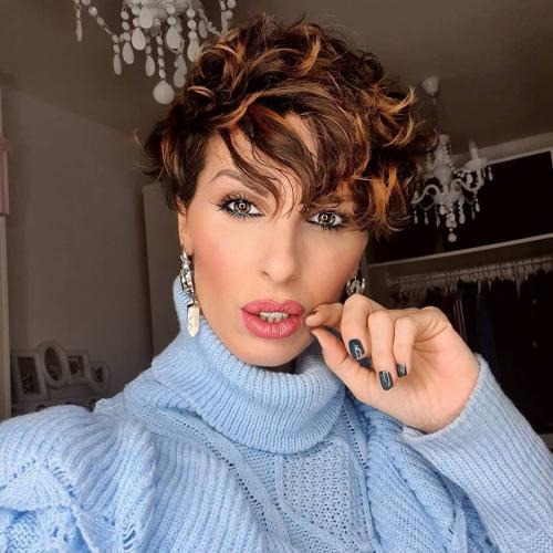 Модные женские стрижки после 40+ на 2024 год. Модные стрижки для дам 40-50 лет 2024: эксцентричные и стильные новинки