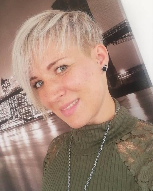 Модные женские стрижки после 40+ на 2024 год. Модные стрижки для дам 40-50 лет 2024: эксцентричные и стильные новинки