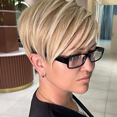 Модные женские стрижки после 40+ на 2024 год. Модные стрижки для дам 40-50 лет 2024: эксцентричные и стильные новинки