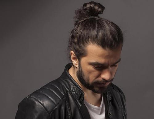 Мужской хвостик. Варианты мужских причесок с хвостом