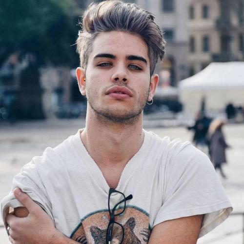 Мужская стрижка с короткими висками и длинными волосами. Модные мужские стрижки с выбритыми висками и длинной макушкой