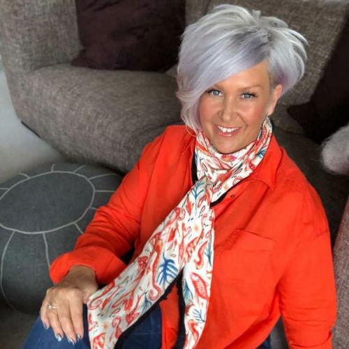 Стильные короткие стрижки для женщин после 45: секреты образа 01