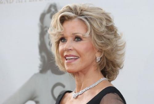 Отважный новый образ: как выбрать трендовую стрижку каре 2024 после 40 лет 11 Отважный новый образ: как выбрать трендовую стрижку каре 2024 после 40 лет 11