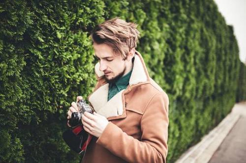 Челка на бок мужская короткая. 4 варианта мужских стрижек с зачесом набок