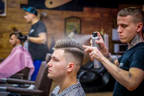 Какие средства для укладки помогут сохранить объем и структуру стрижки. КАК ВЫБРАТЬ СРЕДСТВО ДЛЯ УКЛАДКИ