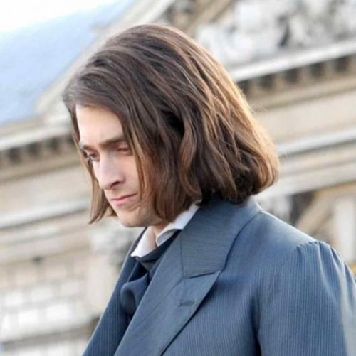 Мужская стрижка с короткими висками и длинными волосами. (+90 фото) Мужские стрижки и прически на длинные волосы фото