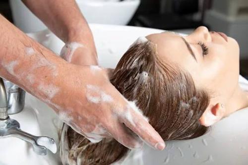 Профессиональный шампунь для жирной кожи головы. Что такое шампунь для жирных волос