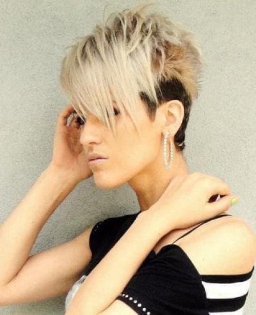 Каре с выбриванием висков женская. На короткие волосы