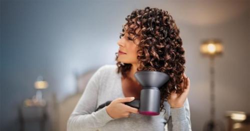 Как укладывать волосы феном с диффузором. Укладка диффузором – полезные советы для коротких, средних и длинных волос