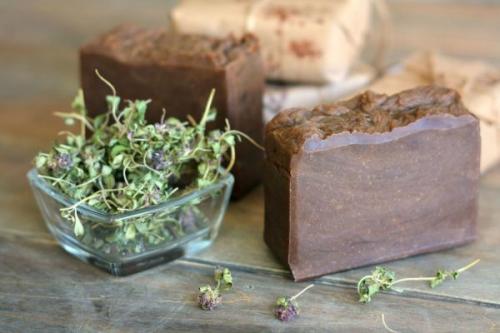 В чем особенности состава дегтярного мыла, делающие его таким эффективным для проблемной кожи. Для мытья лица, волос и тела: способы применения