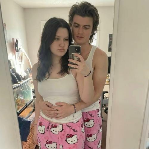 Одержимая фанатка у звезды Очень Странных дел джо кири появилась. 01