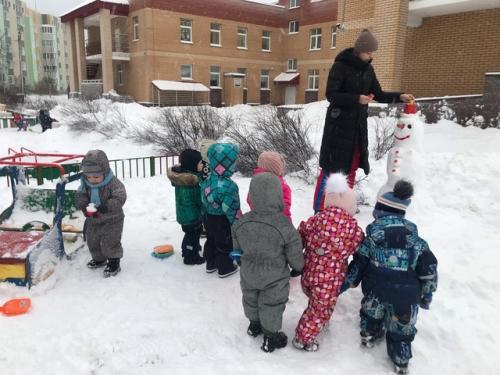Малыши на зимней прогулке. 02 Малыши на зимней прогулке. 02