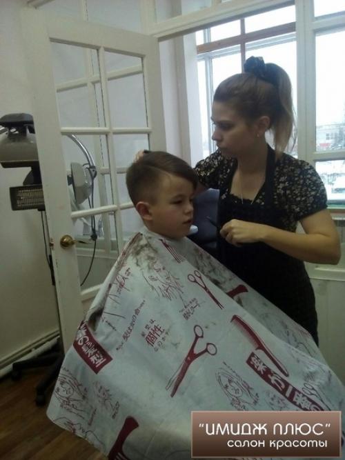 Доброе дело!  Теперь ребятишки из детского дома с модными стрижками ходят. 01