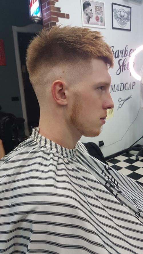 Мужчины, информация для вас: если вы до сих пор в поисках своего мастера по стрижкам, то сообщаю вам отличную новость - можете обращаться ко мне! 06
