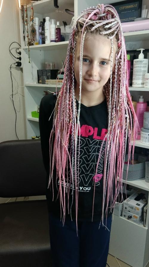 Де косы прическа, которая популярна не одну тысячу лет, и при этом до сих пор выделяет каждую её обладательницу. 02