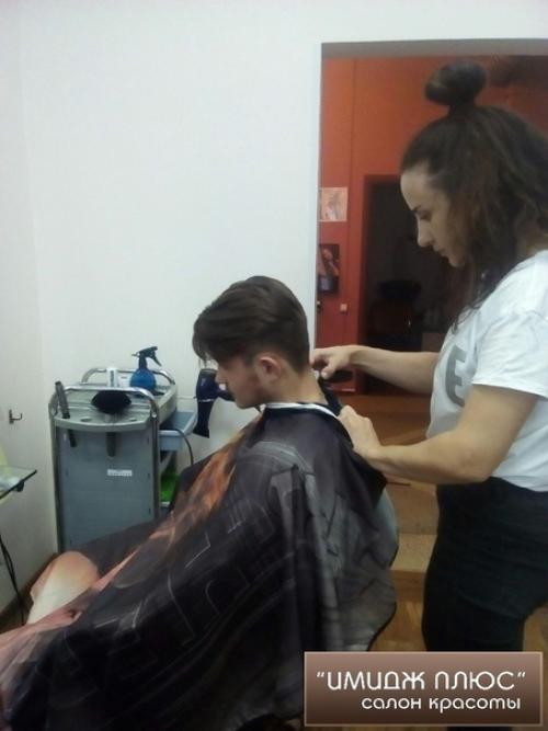 Доброе дело!  Теперь ребятишки из детского дома с модными стрижками ходят. 03