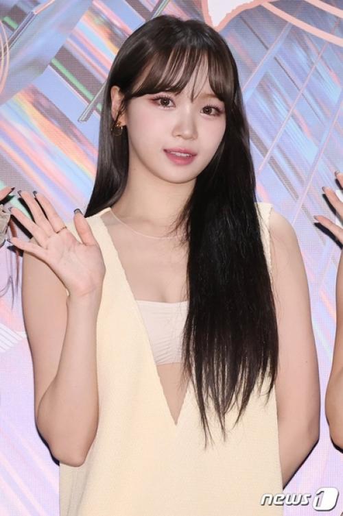 060124: Golden Disc 2023 Le Sserafim на красной дорожке. 04 060124: Golden Disc 2023 Le Sserafim на красной дорожке. 04