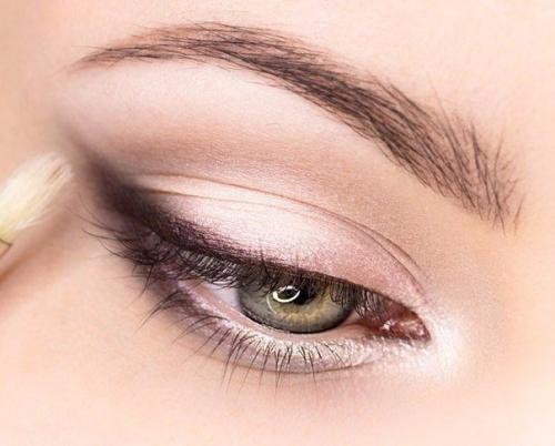 Идея модного макияжа для любого цвета глаз: 05