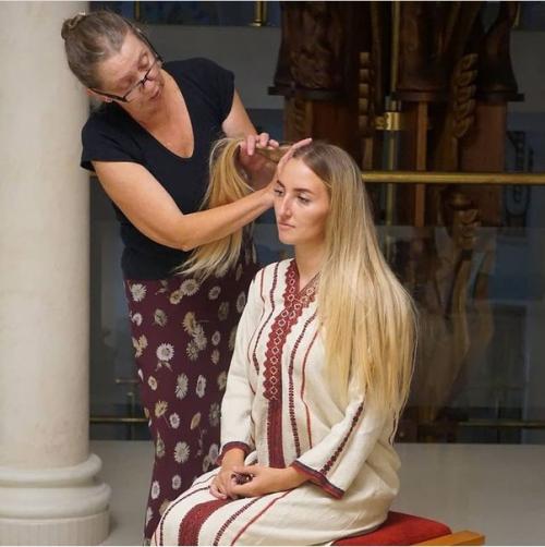 Приоткрою тайну атяшевских женщин, как укладывались волосы после замужества. 01