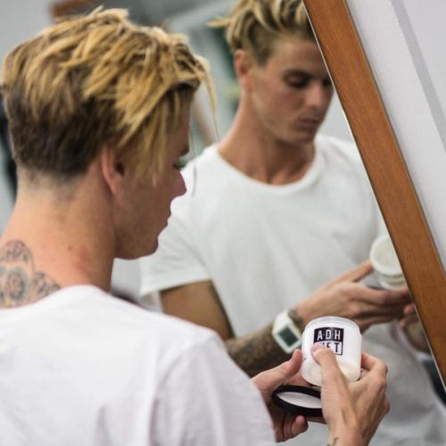 Мелирование мужское. Мужское мелирование: особенности окрашивания и выбор оттенков.