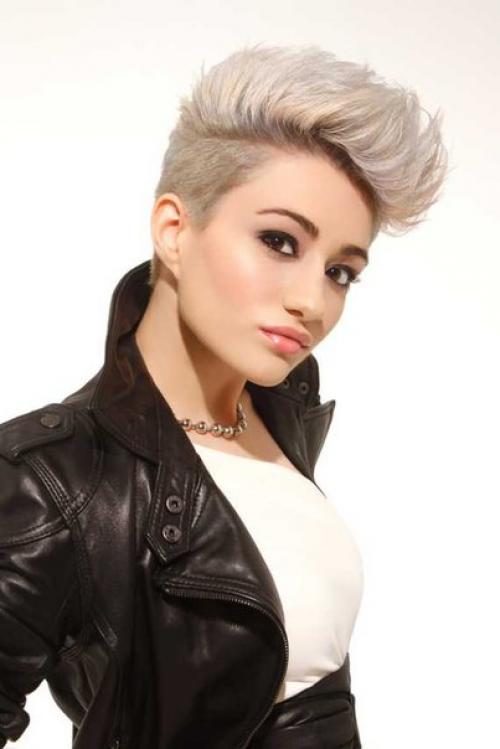 Модные женские стрижки на короткие волосы 2017 года. 04