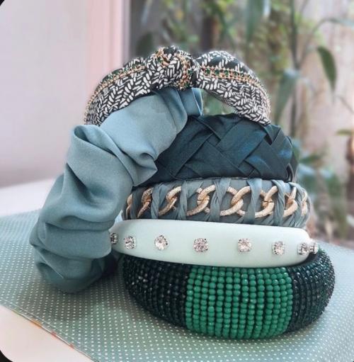 Одно из самых распространенных заблуждений относительно аксессуаров почему-то чаще всего касается брошей. 06 Одно из самых распространенных заблуждений относительно аксессуаров почему-то чаще всего касается брошей. 06