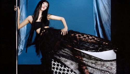 Настоящий Money Talks - это легендарное появлению джису на обложке Vogue France. 07