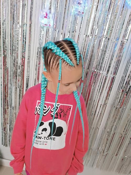 Мама и дочка - приятные сборы в отпуск. 01