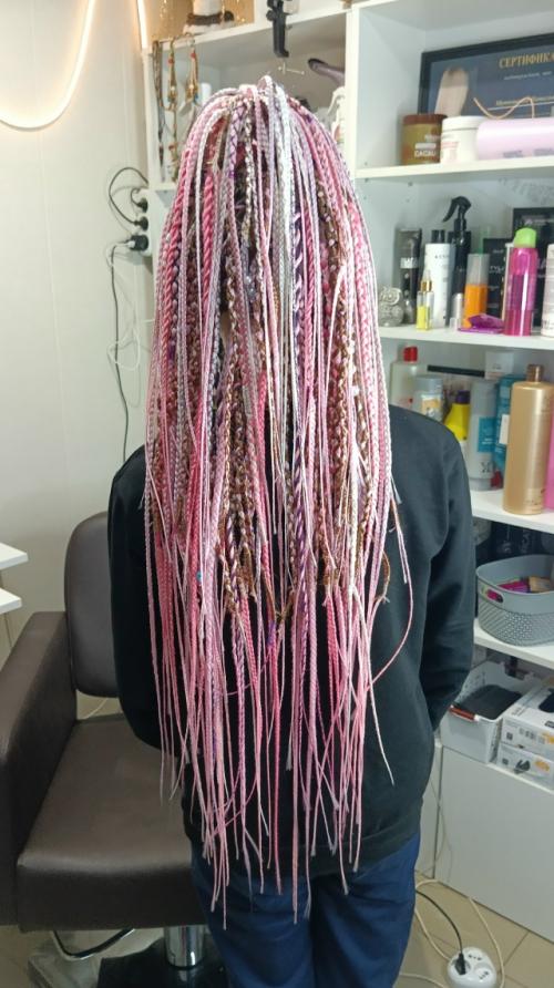 Де косы прическа, которая популярна не одну тысячу лет, и при этом до сих пор выделяет каждую её обладательницу. 03