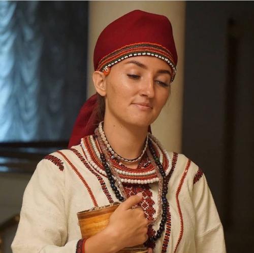 Приоткрою тайну атяшевских женщин, как укладывались волосы после замужества. 05