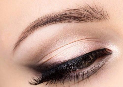 Идея модного макияжа для любого цвета глаз: 06