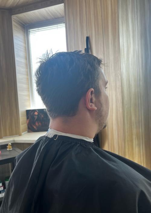 Времена, когда мужчины стриглись под Машинку, остались в далеком прошлом. 01