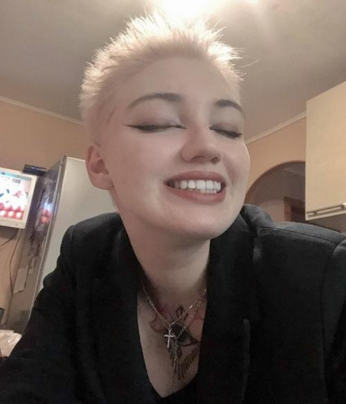 Добра!  Я Дарья, мне 20. 06