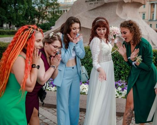 На днях Стася прислала официальные фото со свадьбы - сижу, рассматриваю, вспоминаю. 07